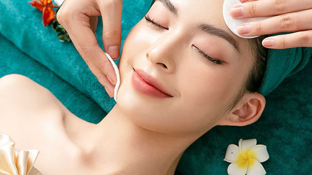 Nhân viên làm đẹp